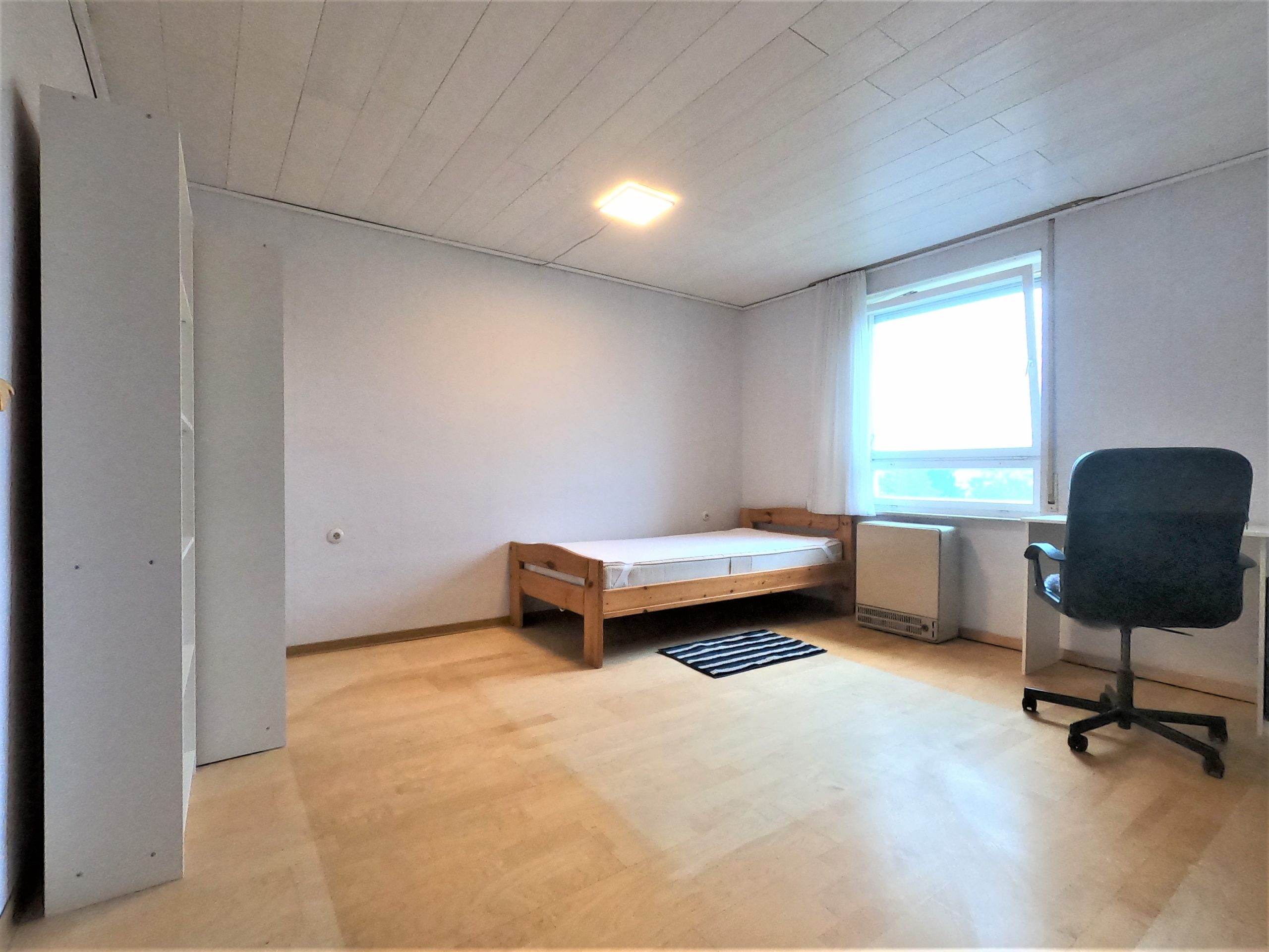 斯图加特Böblingen 3人WG 17平米房间出租，可anmelden 德上房产 DeSH Real Estate GmbH