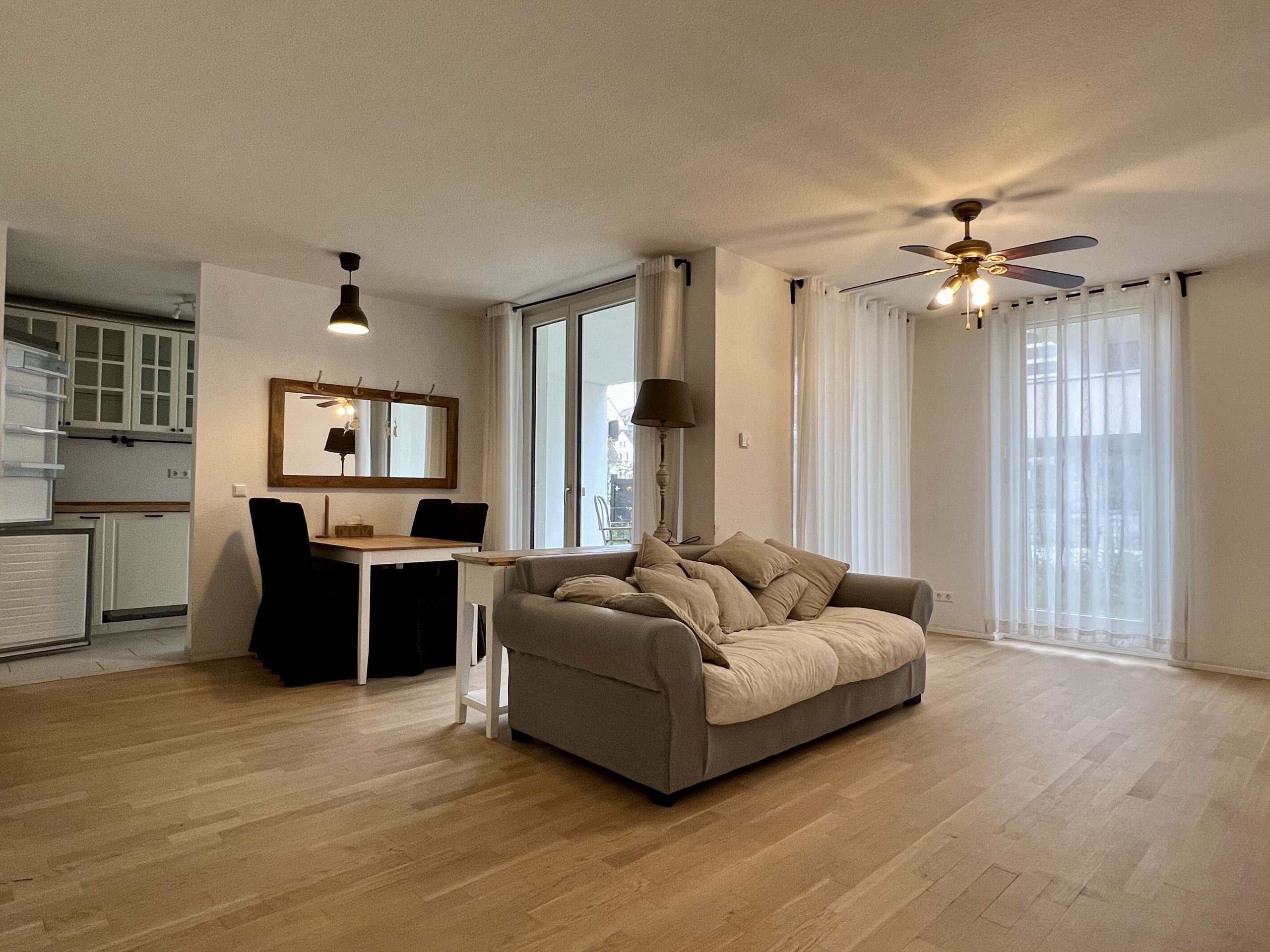 Böblingen 正市中心 新房3房公寓，带家具拎包入住 德上房产 DeSH Real Estate GmbH